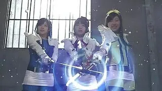 我们的女主角用她们的力量来获取鸡巴